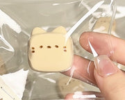 Mini Water-Filled Cat Squishy – Milk Coffee Cat
